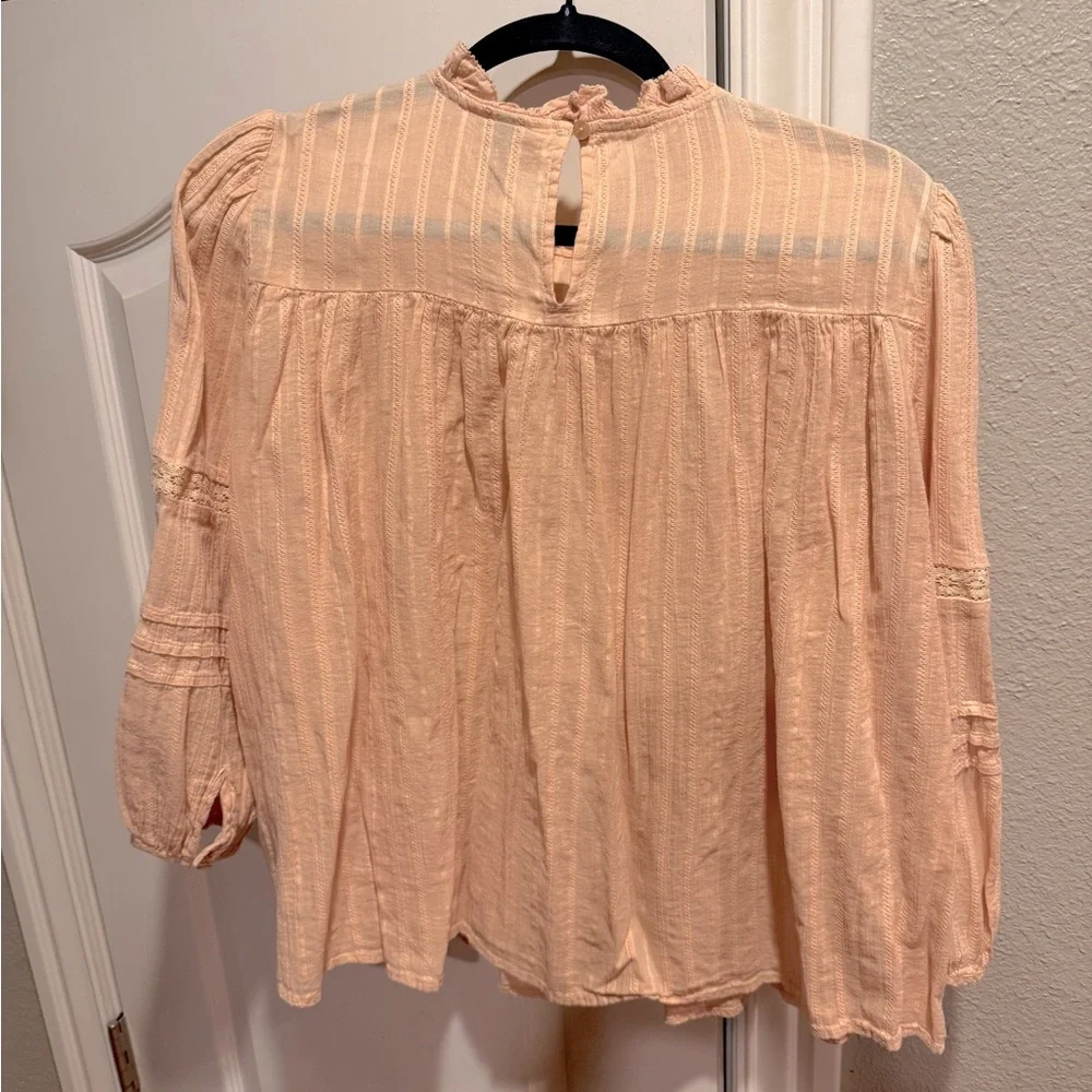 Universal Thread Peach Boho Waist Length Top With Lantern Sleeves - Picture 2 of 2